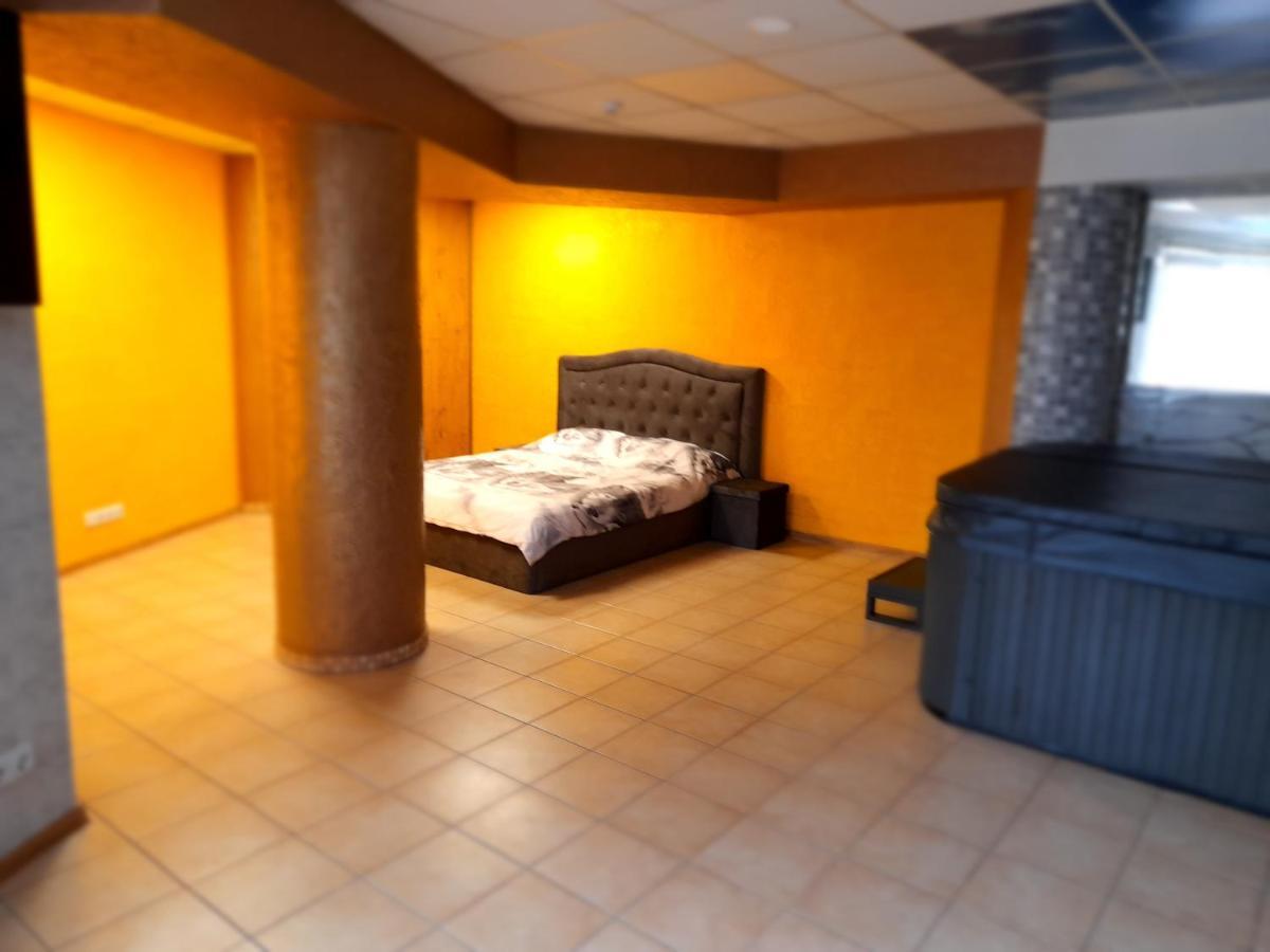 Jacuzzi Apartament Old Town Klaipeda Luaran gambar